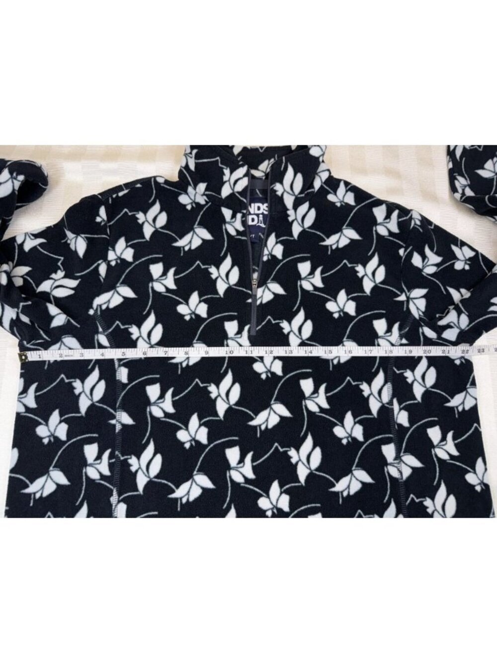Lands' End Women's Quarter Zip Fleece Large/Tall Blue and White Floral Pullover - Picture 6 of 12